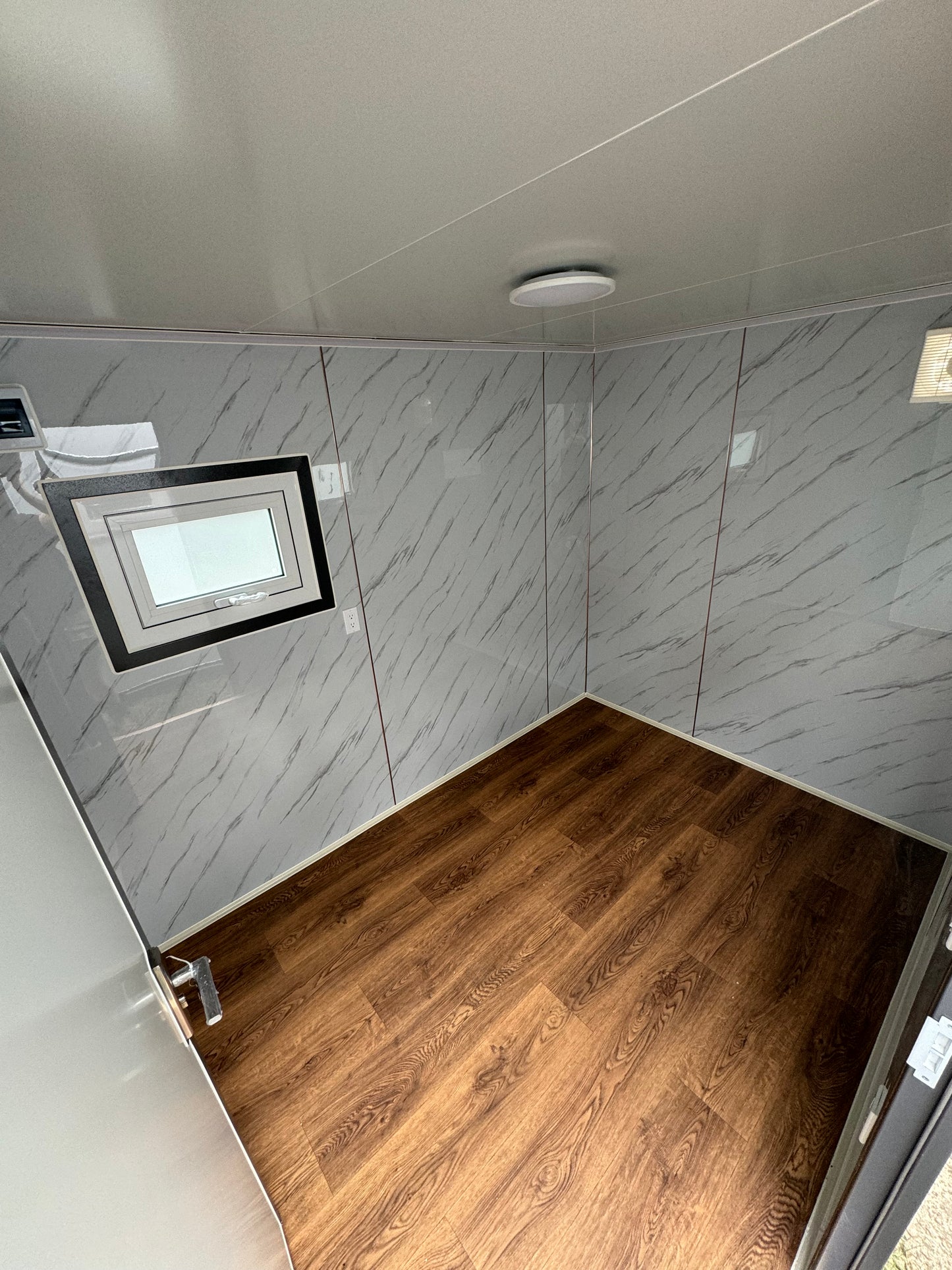 7x10 Prefabricated Office