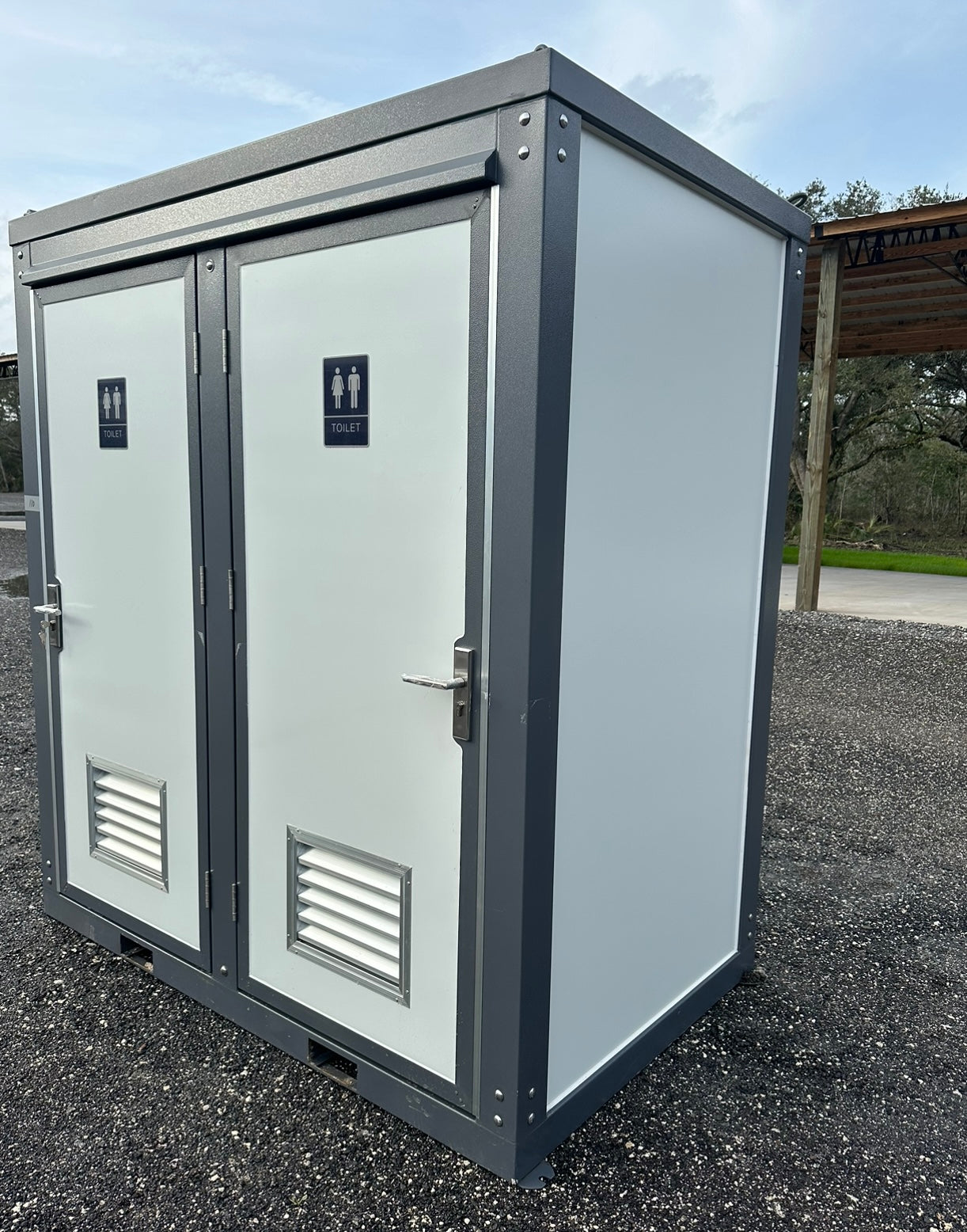 Prefabricated 2 Stall Toilet/Sink Unit