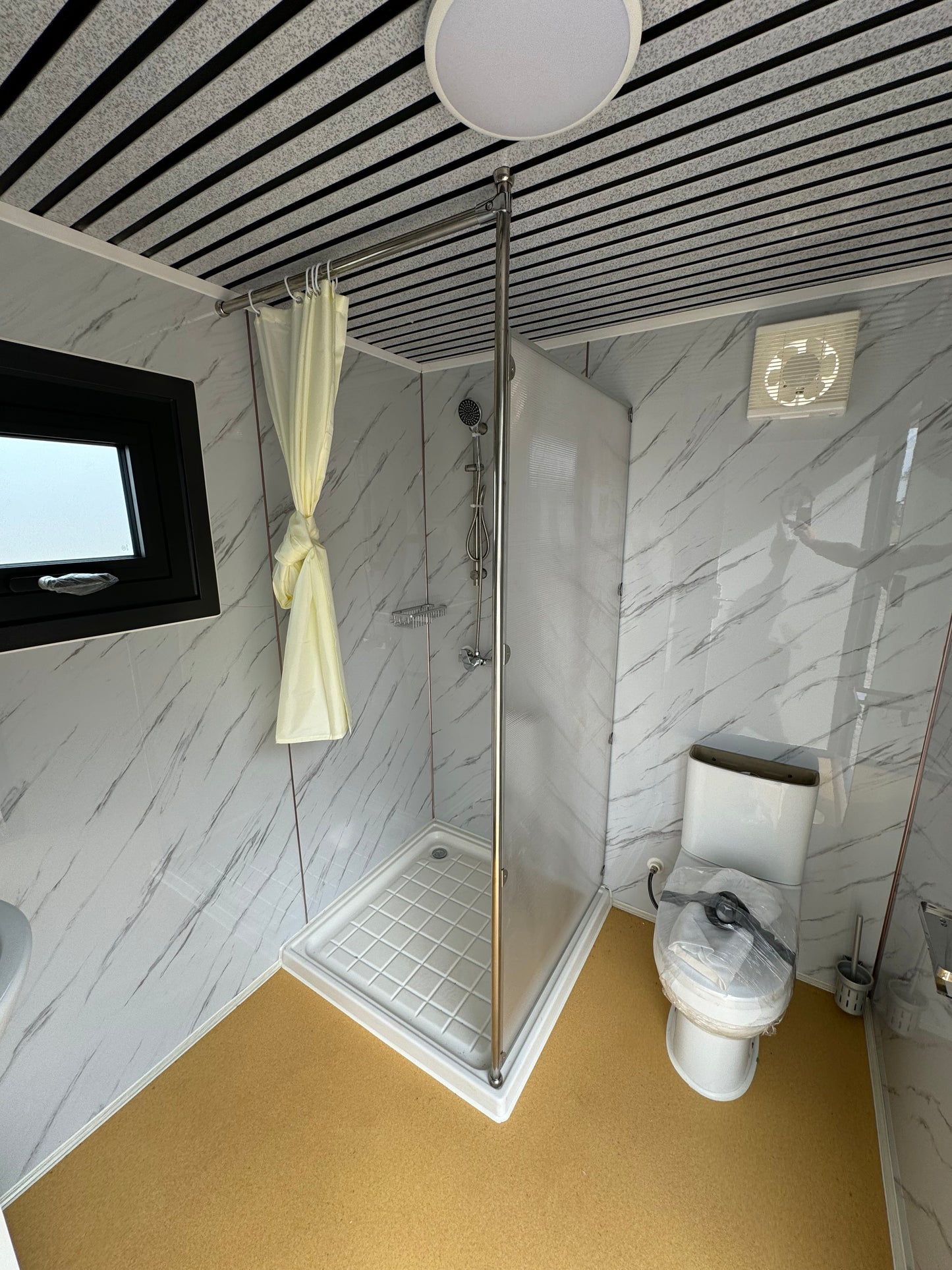 Prefabricated Restroom With Shower Style 1